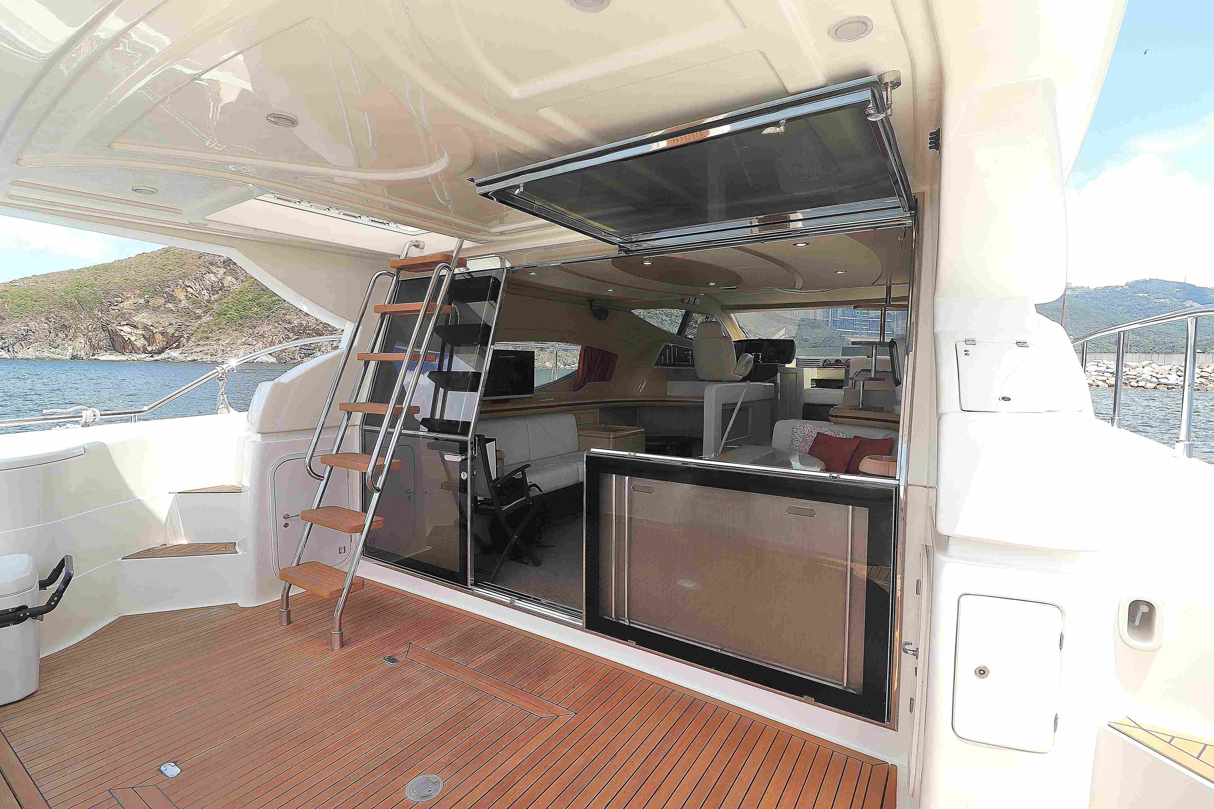 Santorini Private cruise Ferretti 550