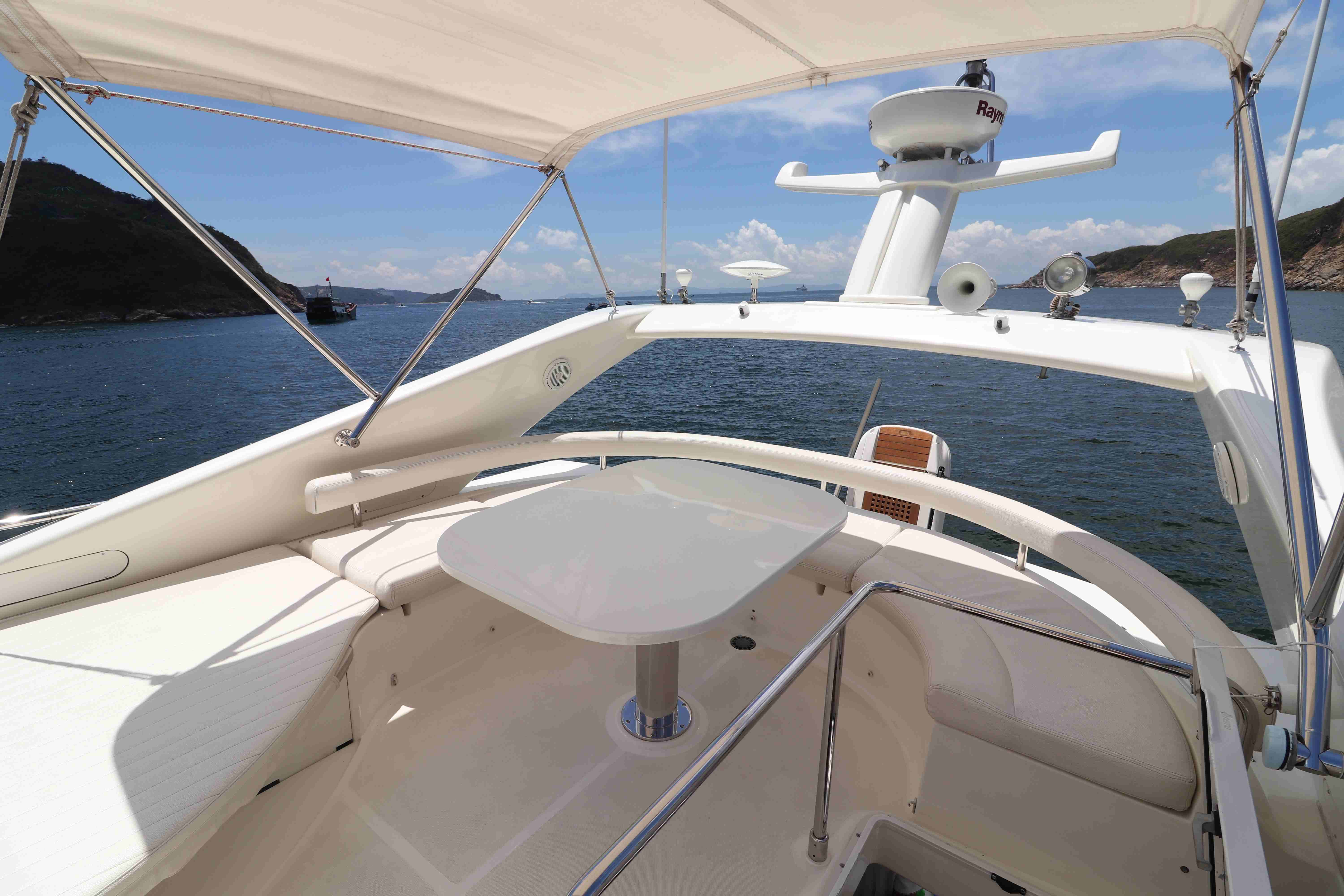 Santorini Private cruise Ferretti 550